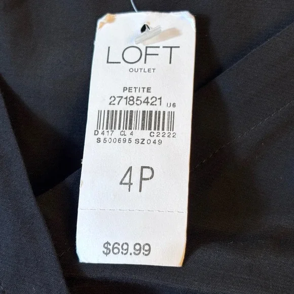 NWT Loft Outlet Black Surplice V-Neck Romper Petite 4P Petal Sleeve 27185421 - Picture 4 of 8